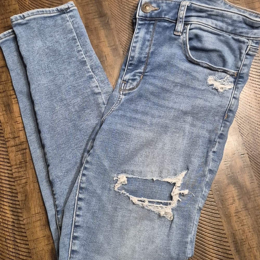 American Eagle Outfitters Light Blue Distressed Jeggings